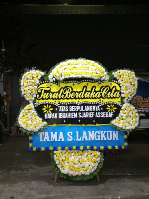 Papan Bunga Duka di Laing